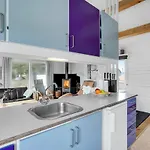 2 Bedroom Beautiful In Дом отдыха *