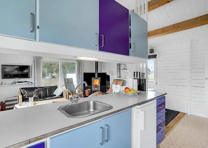 2 Bedroom Beautiful In Feriehus *
